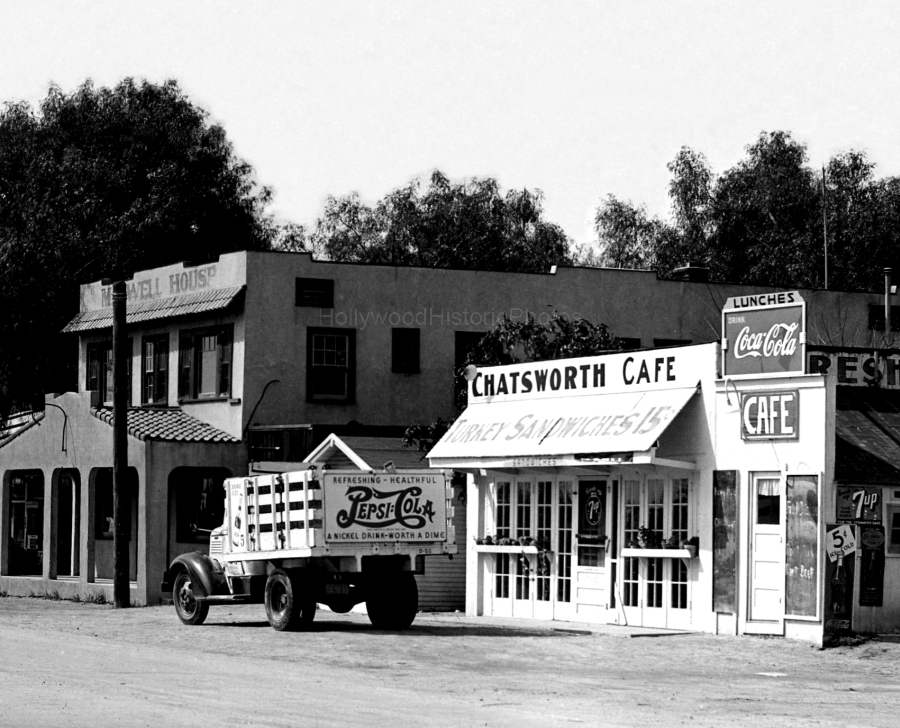 Chatsworth Cafe 1939 Devonshire St.jpg